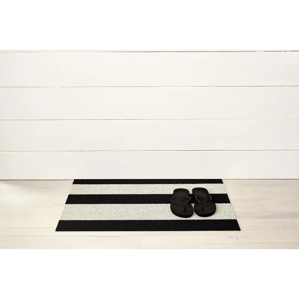 BOLD STRIPE SHAG DOORMAT, BLACK & WHITE