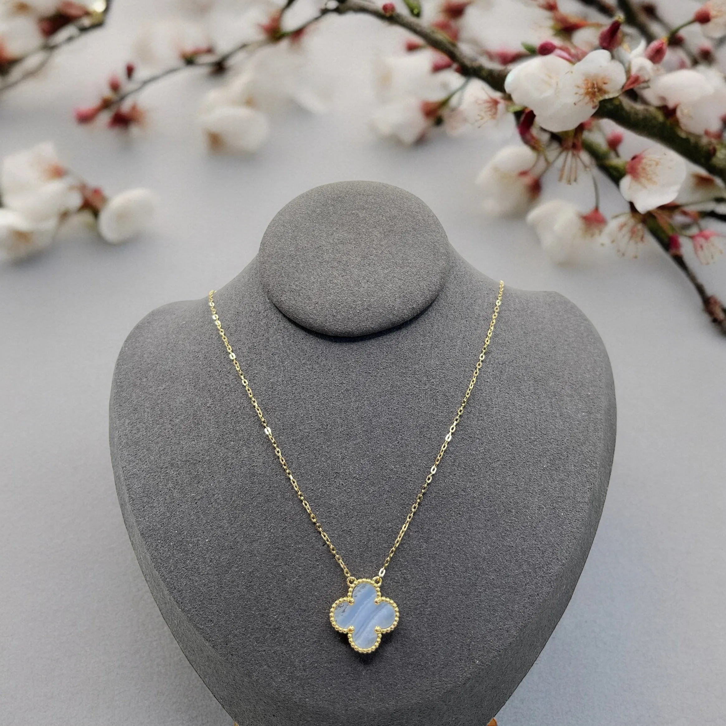 CLOVER DESIGN CHALCEDONY NECKLACE